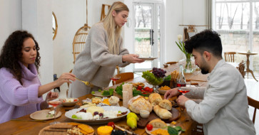 How to Choose the Perfect Dining Set for Thanksgiving Gatherings